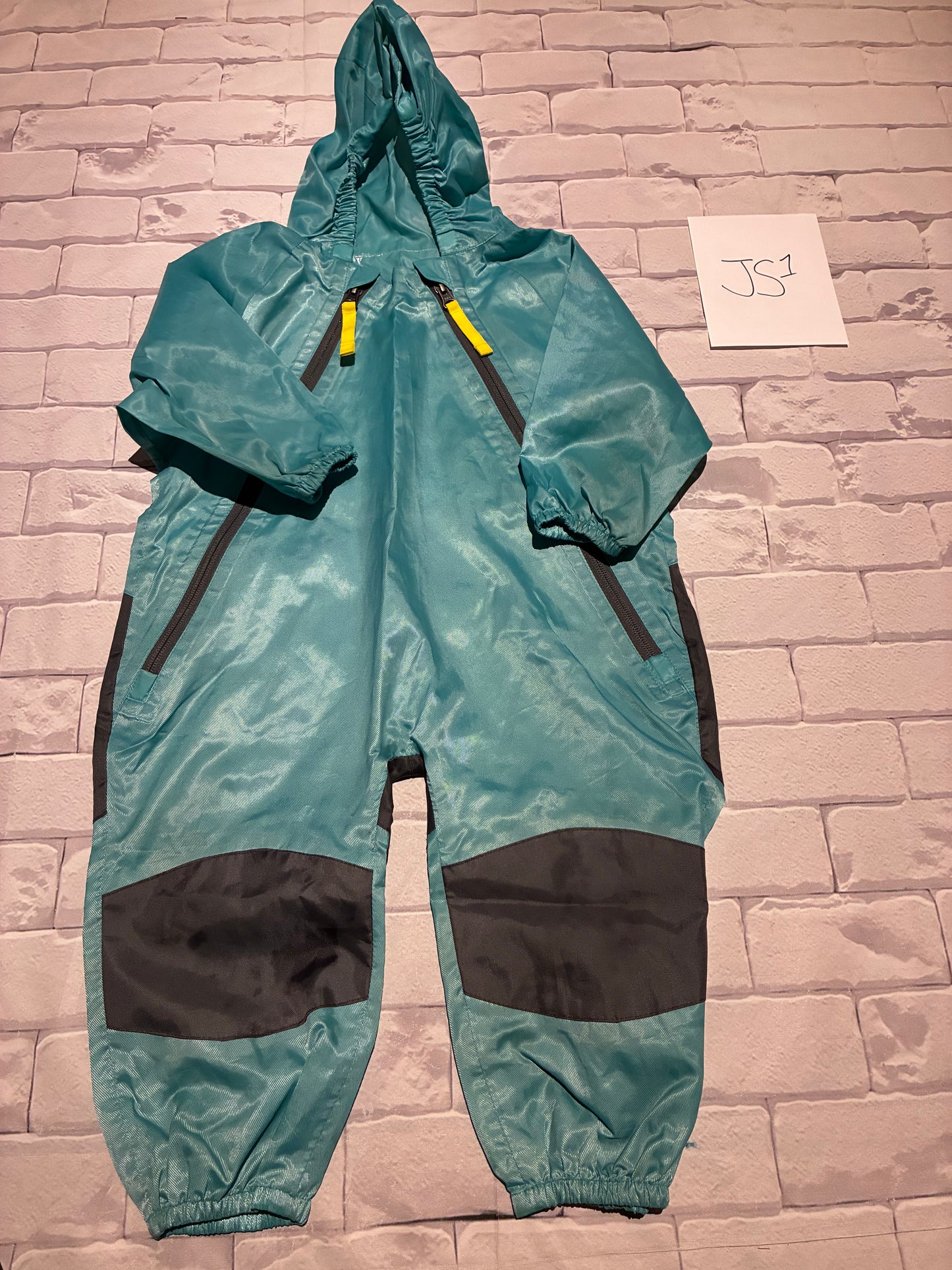 Outerwear Size 18m