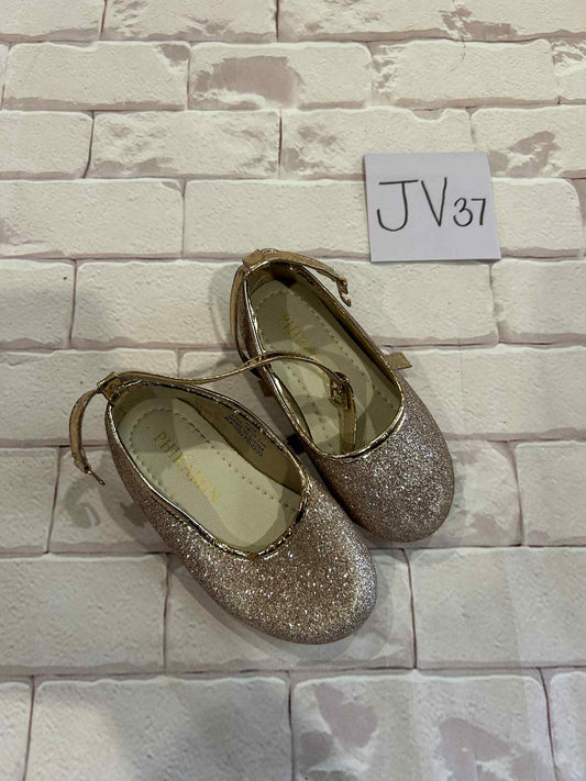 Shoes Size 7