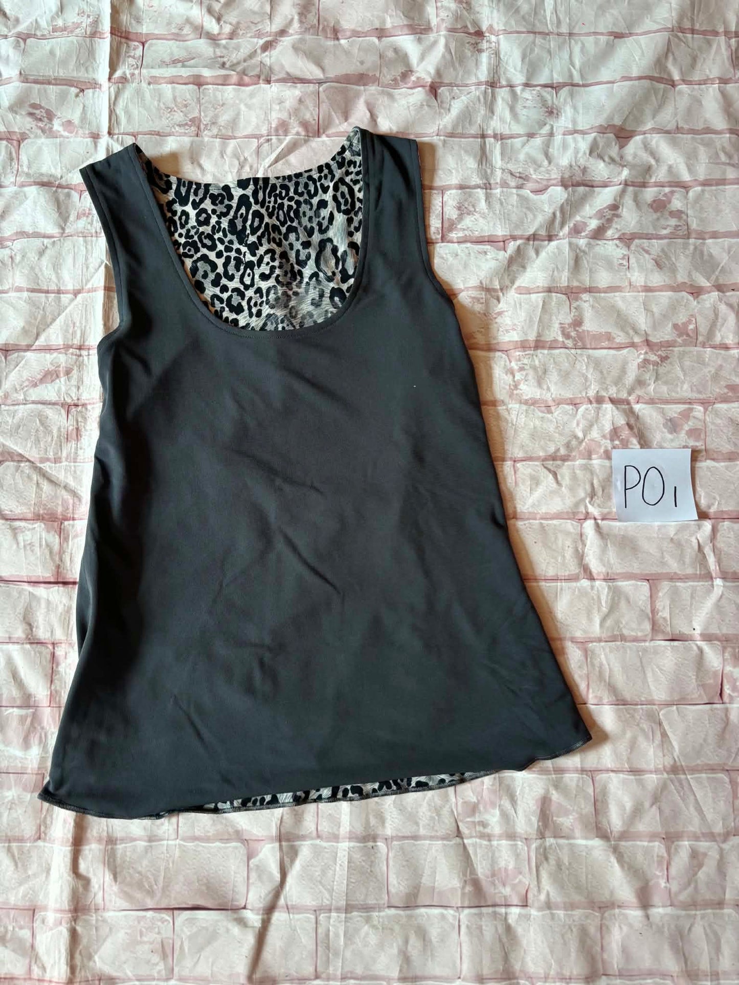 Ladies Tops Size M/L Reversible