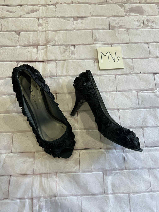 Ladies Shoes Size 7.5