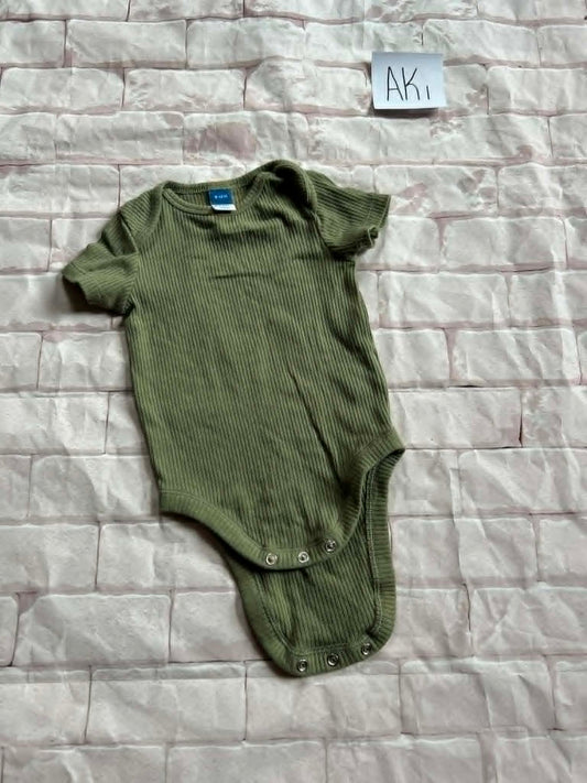 Tops Size 6-12m
