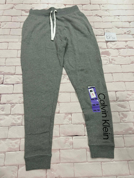 Ladies Bottoms Size XS BNWT Stain*