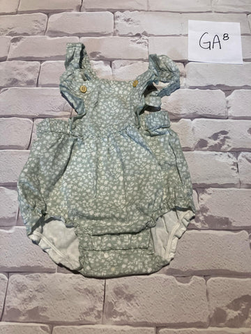 Girls Outfit Size 2-4m