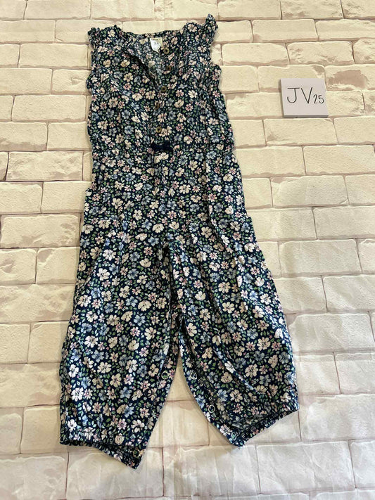 Outfits Size 24m