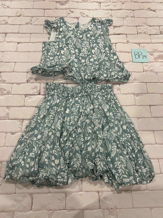 Outfits Size 7/8 Hole In Waistband