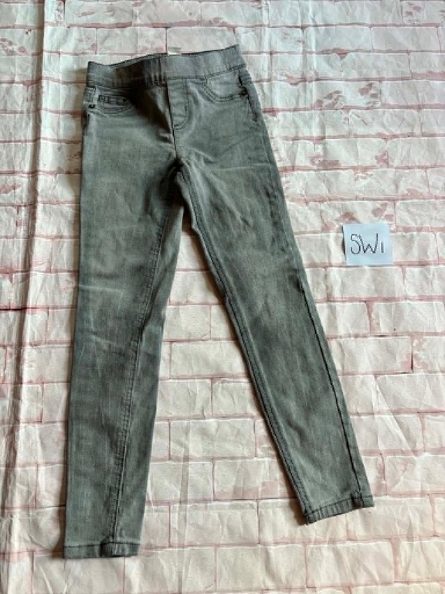 Bottoms Size 8 Slim