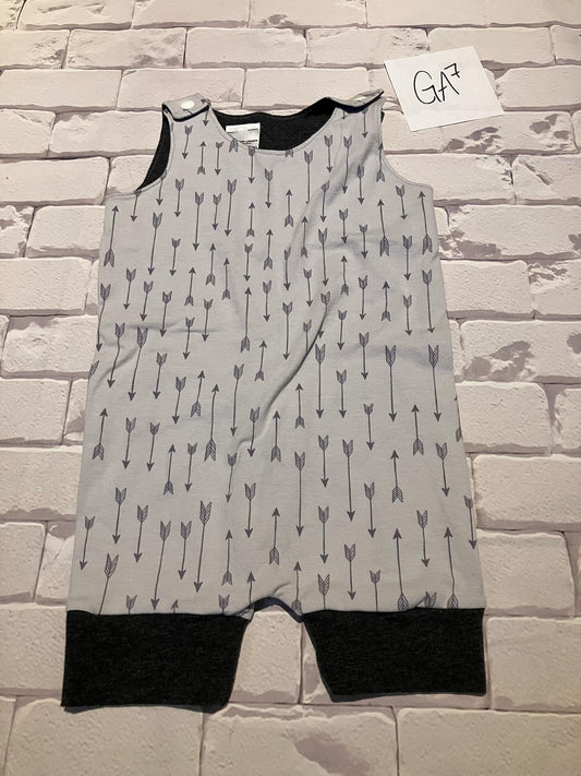 Boys Outfit Size 12-18m