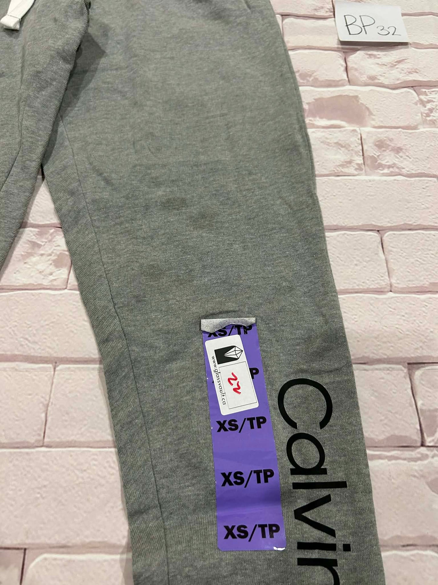 Ladies Bottoms Size XS BNWT Stain*