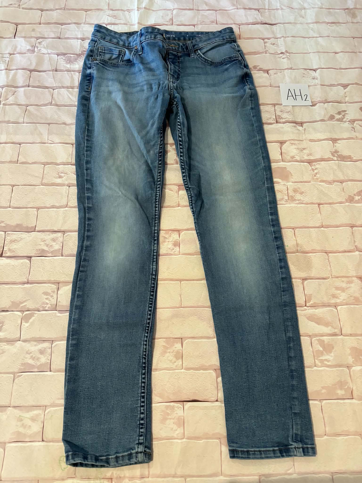 Ladies Bottoms Size 6 Curvy Skinny