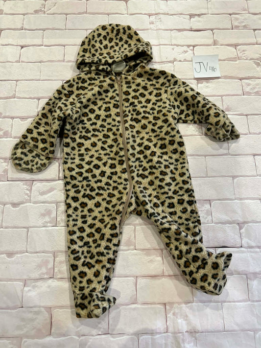 Outerwear Size 6-9m