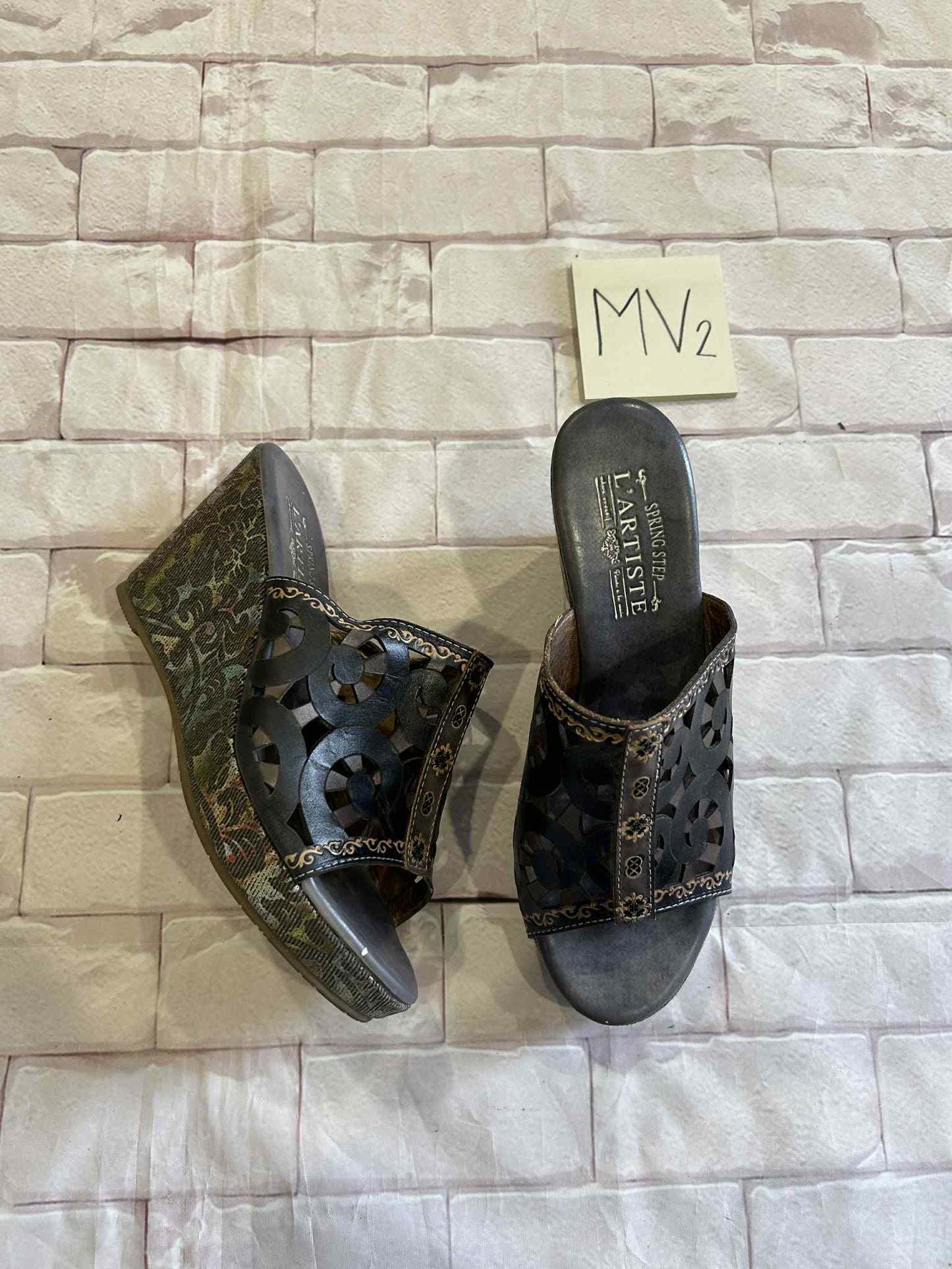 Ladies Shoes Size 39