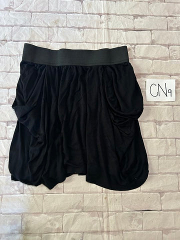 Ladies Bottoms Size M