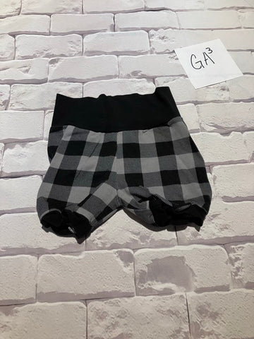 Boys Bottoms Size 6-9m