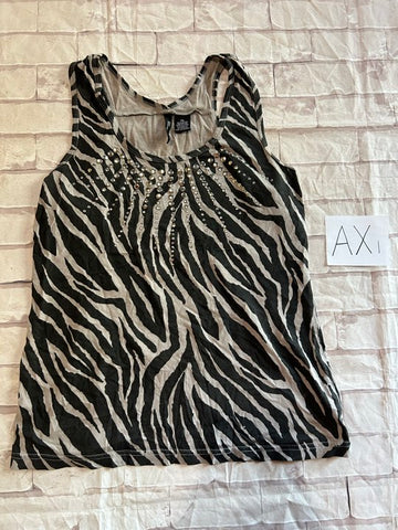 Ladies Top Size S Petite