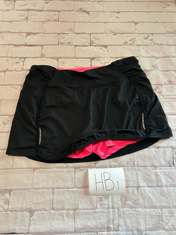 Ladies Bottoms Size M