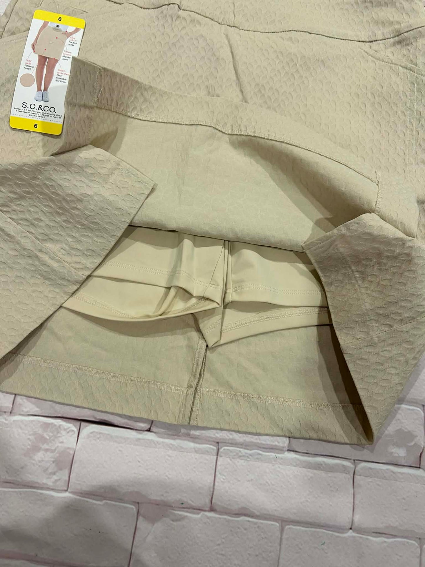 Ladies Bottoms Size 6 BNWT