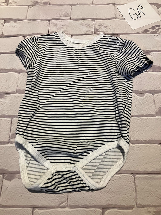 Boys Tops Size 6-9m