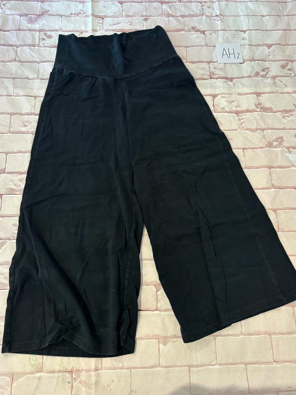 Ladies Bottoms Size S