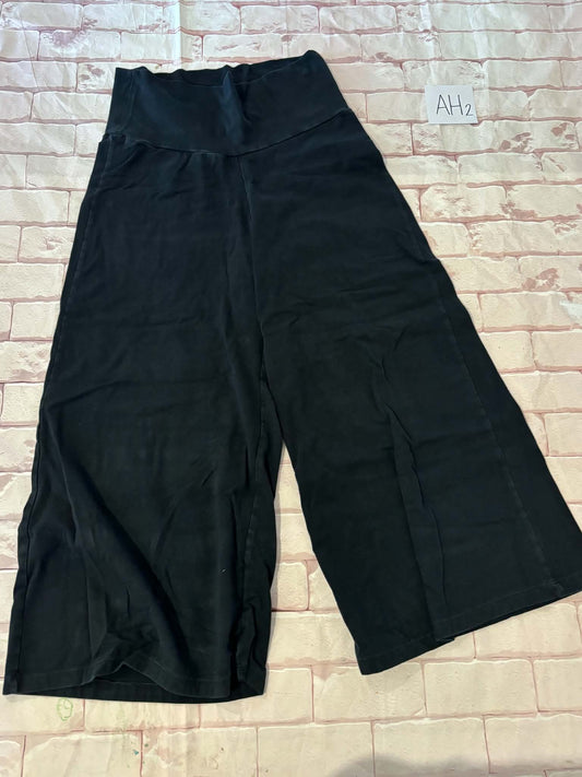 Ladies Bottoms Size S
