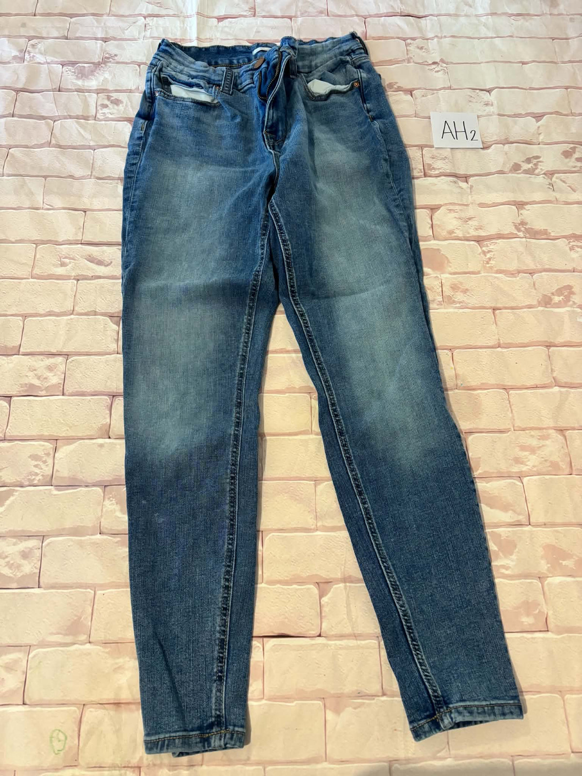 Ladies Bottoms Size M Reg