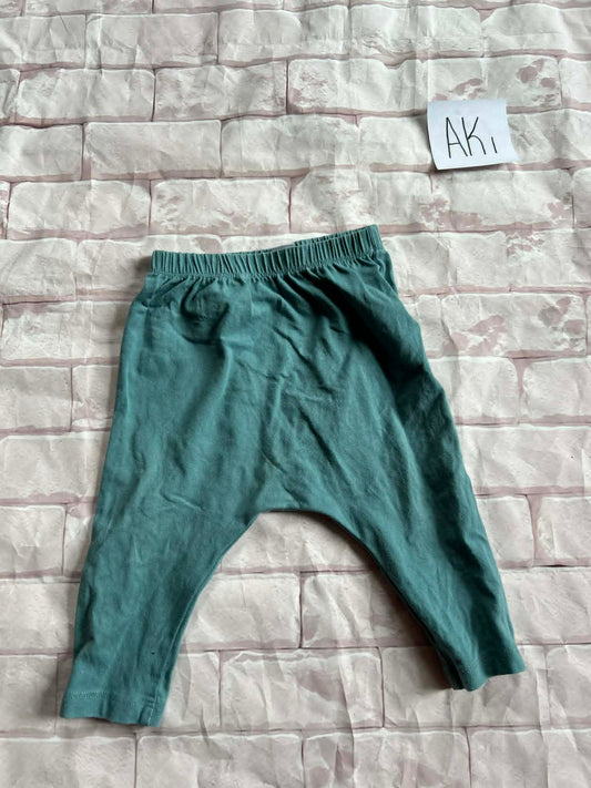 Bottoms Size 6-12m