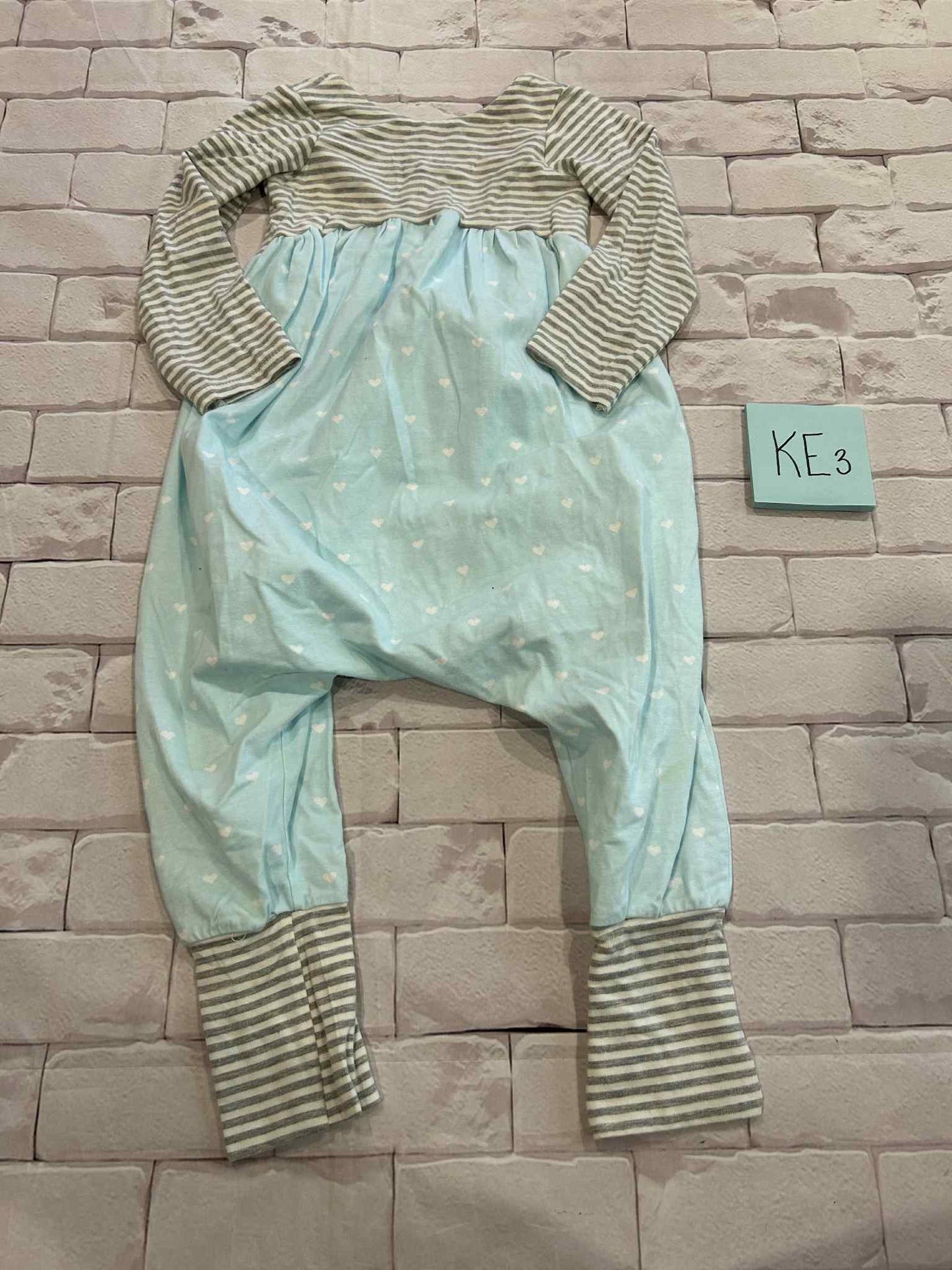 Girls Outfits Size 3 (Faint Stain)